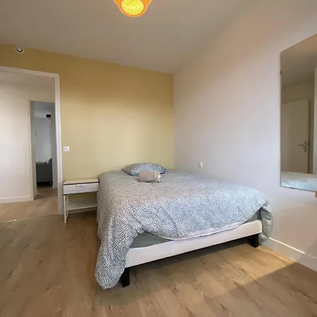 Grand Standing Centre Arena Apartment