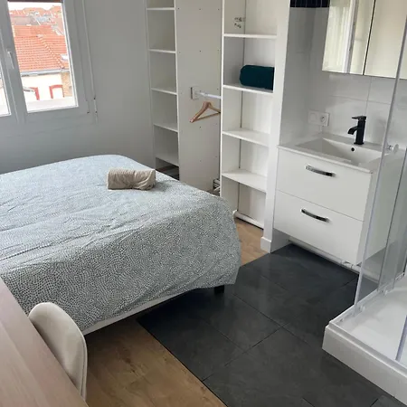 Grand Standing Centre Arena Apartment *